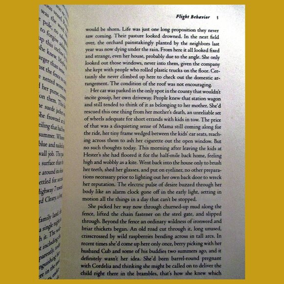 Book: Flight Behavior - A Novel, by Barbara Kingsolver - Picture 4 of 10
